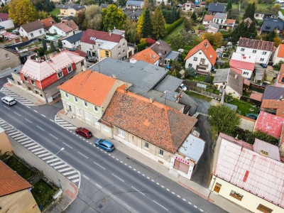 Prodej souboru třech budov, zast. plocha 670m2, pozemek 1057m2